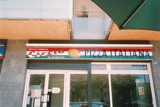 Local de la pizzeria Ciccio Pizza que va estar ubicada a l'avinguda del mar de Gavà Mar fins que va ser tancada per sentència judicial